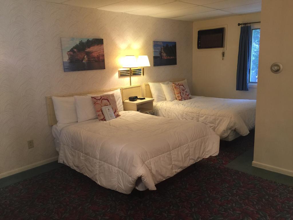 Cedar Motor Inn Marquette Eksteriør billede