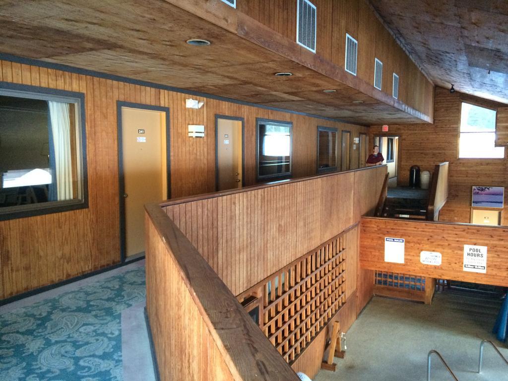 Cedar Motor Inn Marquette Eksteriør billede
