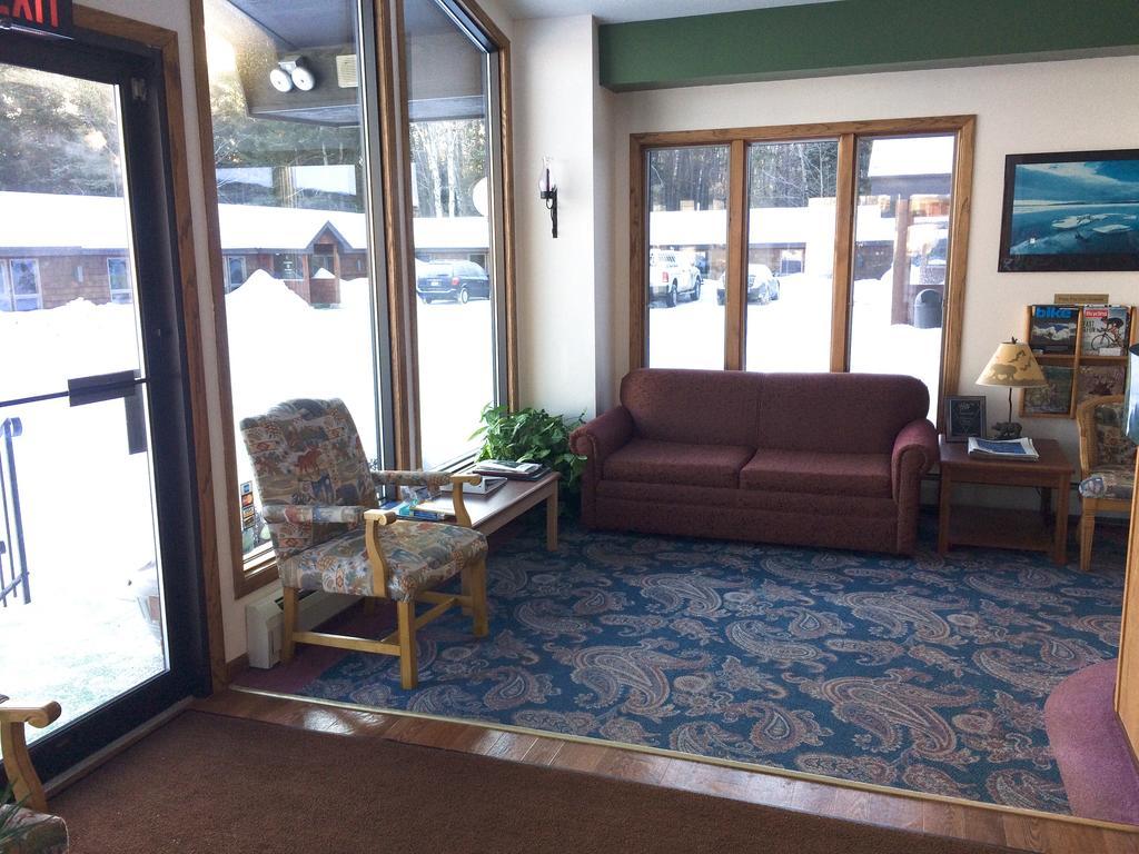 Cedar Motor Inn Marquette Eksteriør billede
