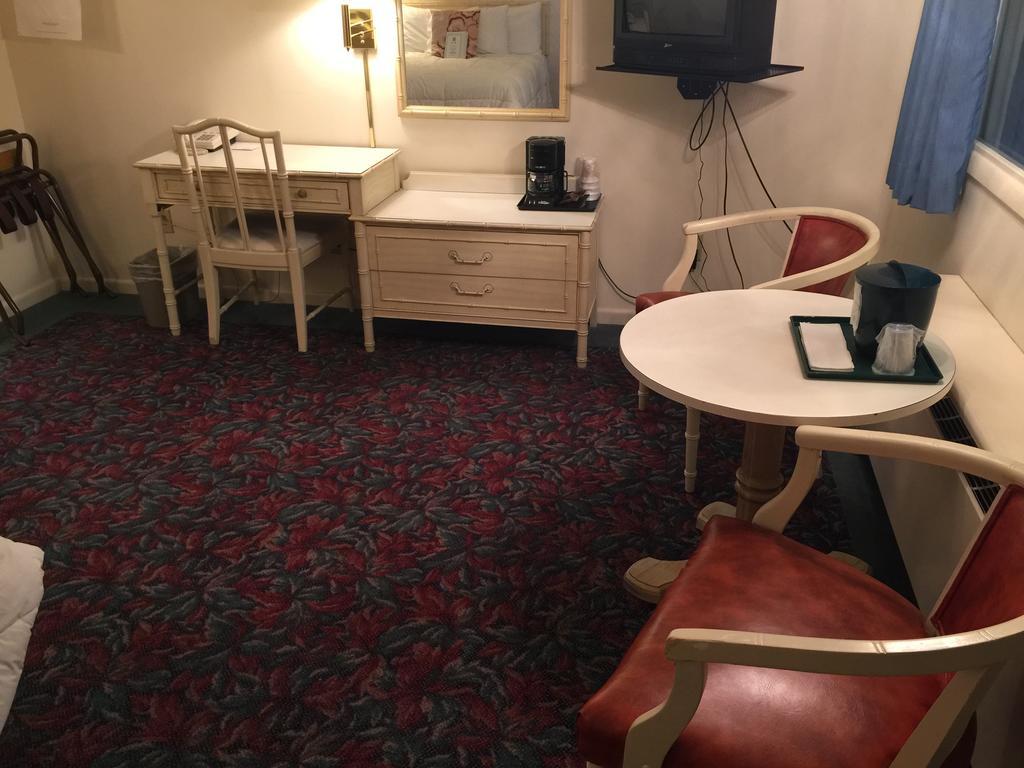 Cedar Motor Inn Marquette Værelse billede