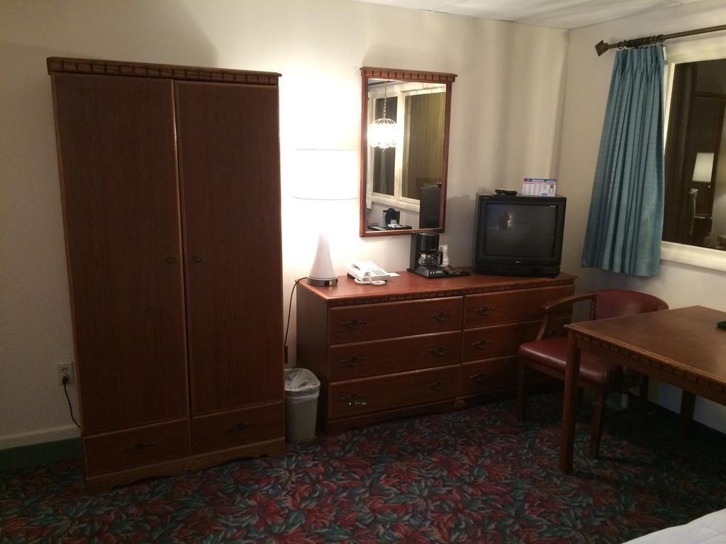 Cedar Motor Inn Marquette Værelse billede