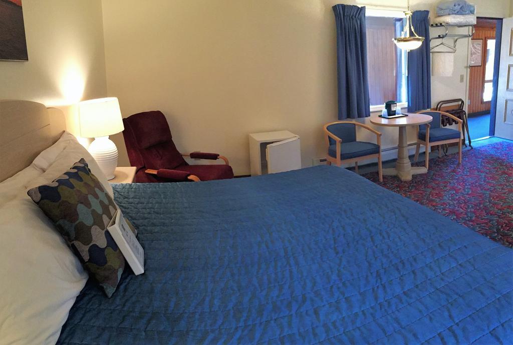Cedar Motor Inn Marquette Eksteriør billede