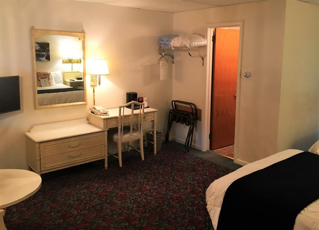 Cedar Motor Inn Marquette Eksteriør billede