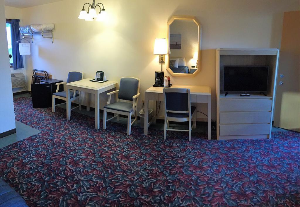 Cedar Motor Inn Marquette Eksteriør billede