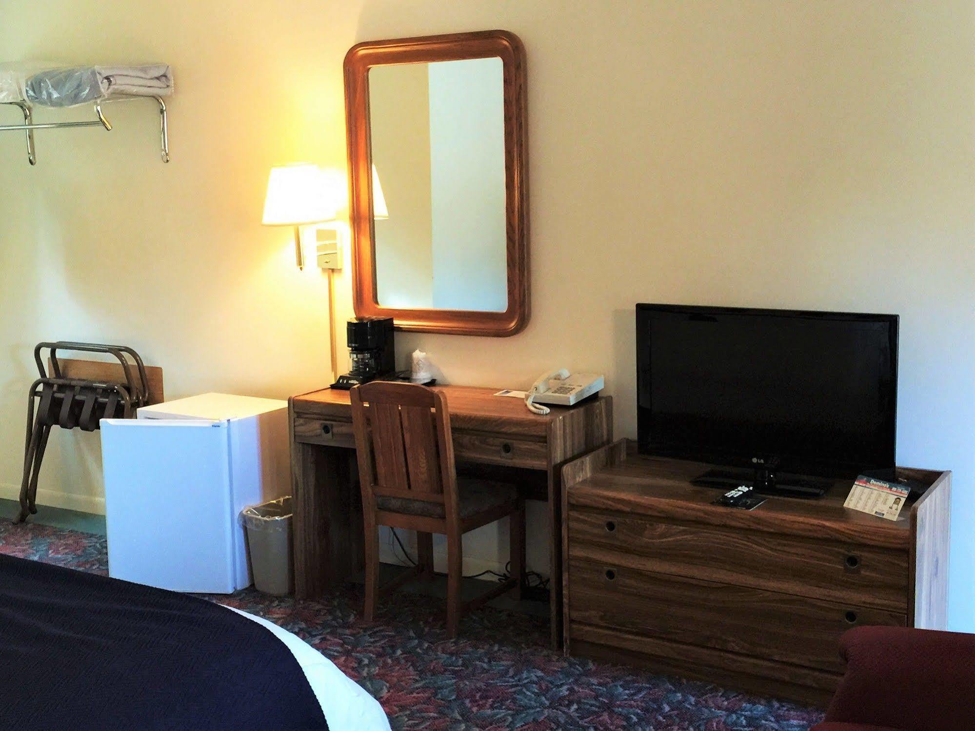 Cedar Motor Inn Marquette Eksteriør billede