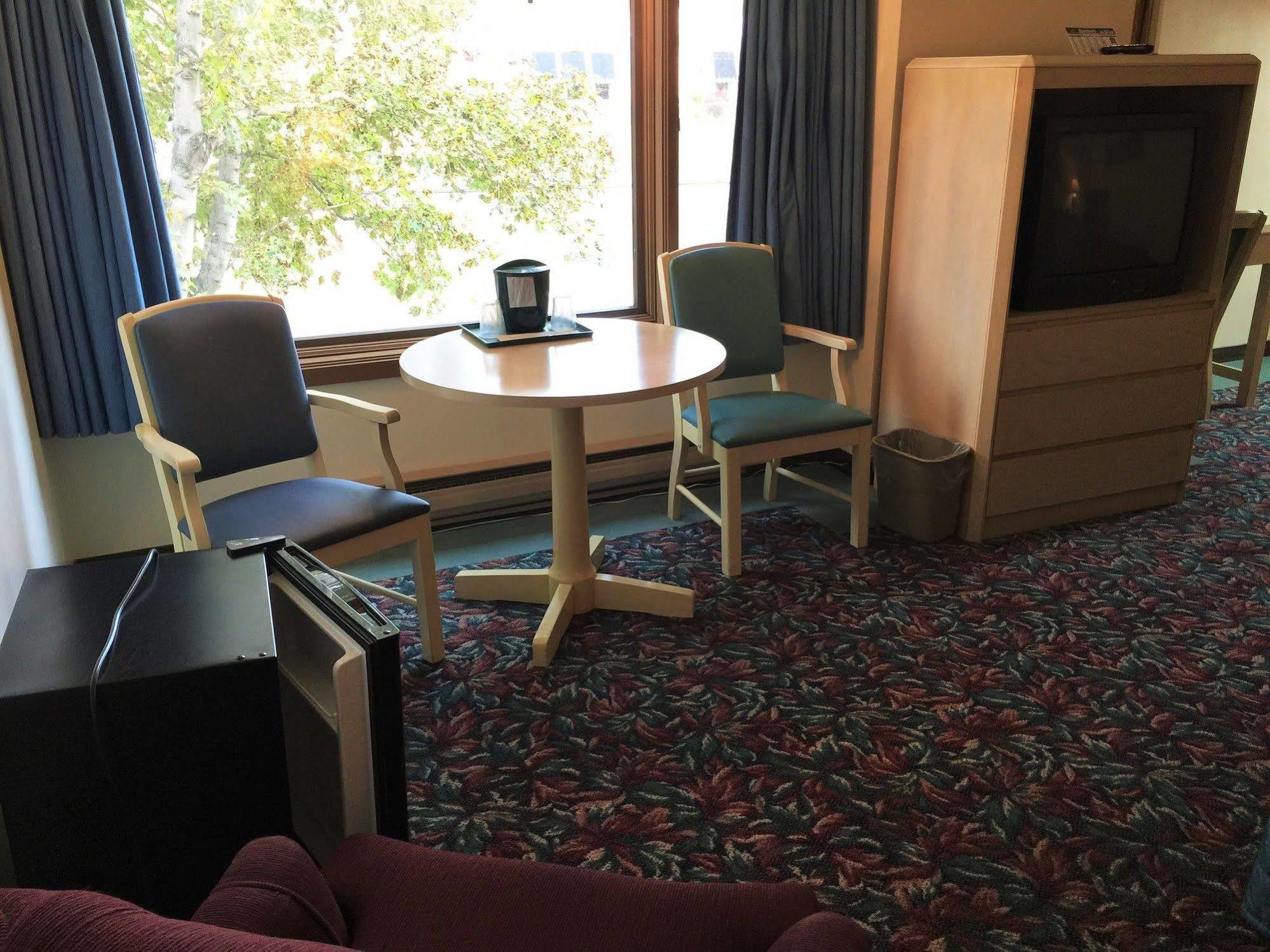 Cedar Motor Inn Marquette Eksteriør billede