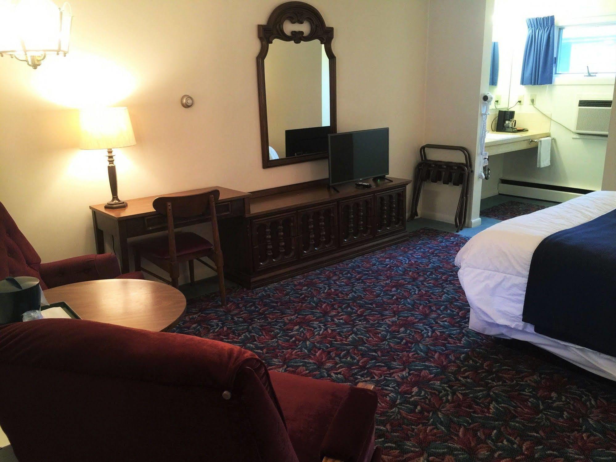 Cedar Motor Inn Marquette Eksteriør billede