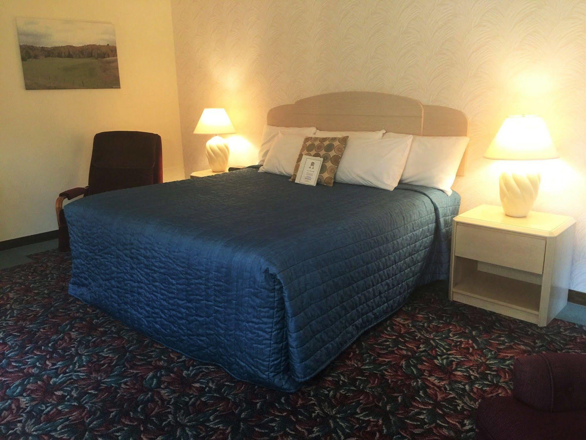 Cedar Motor Inn Marquette Eksteriør billede