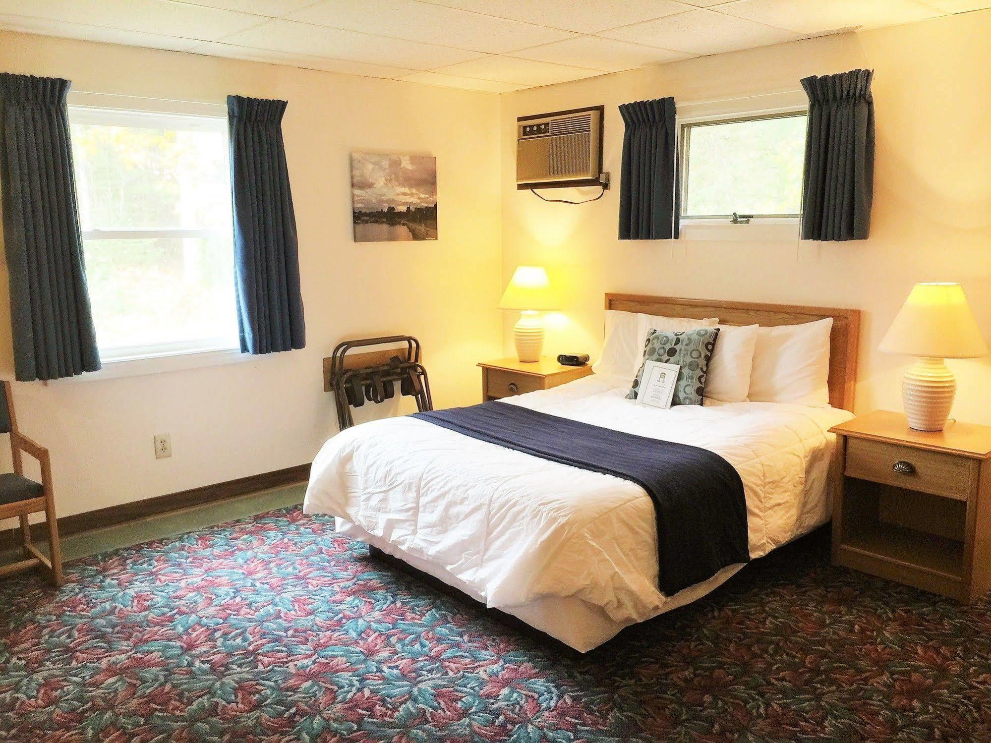 Cedar Motor Inn Marquette Eksteriør billede