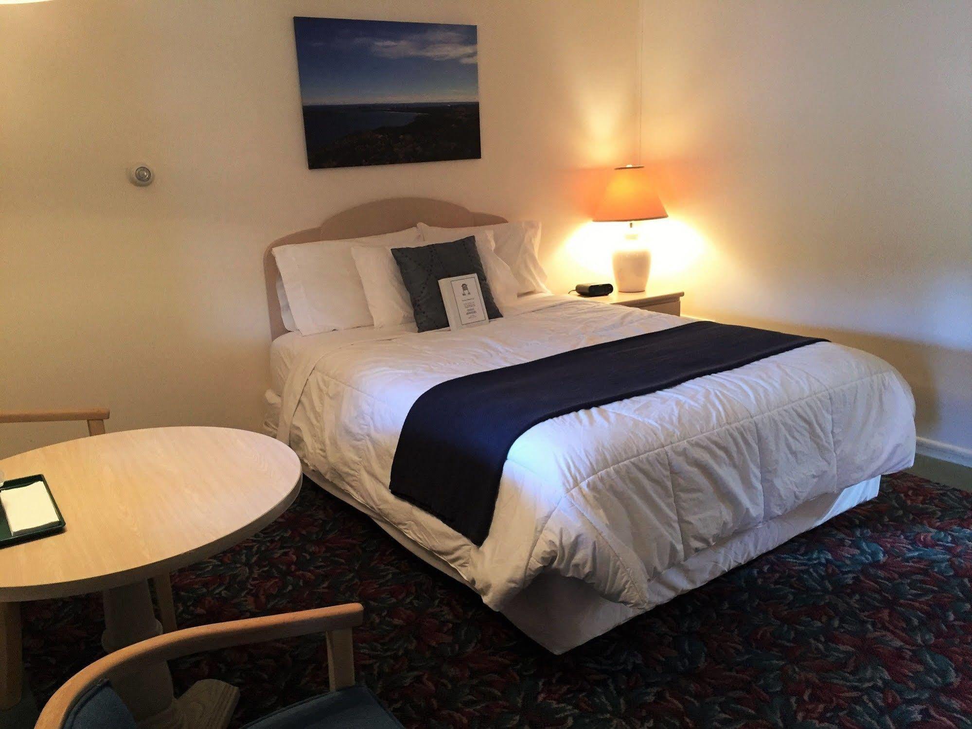 Cedar Motor Inn Marquette Eksteriør billede