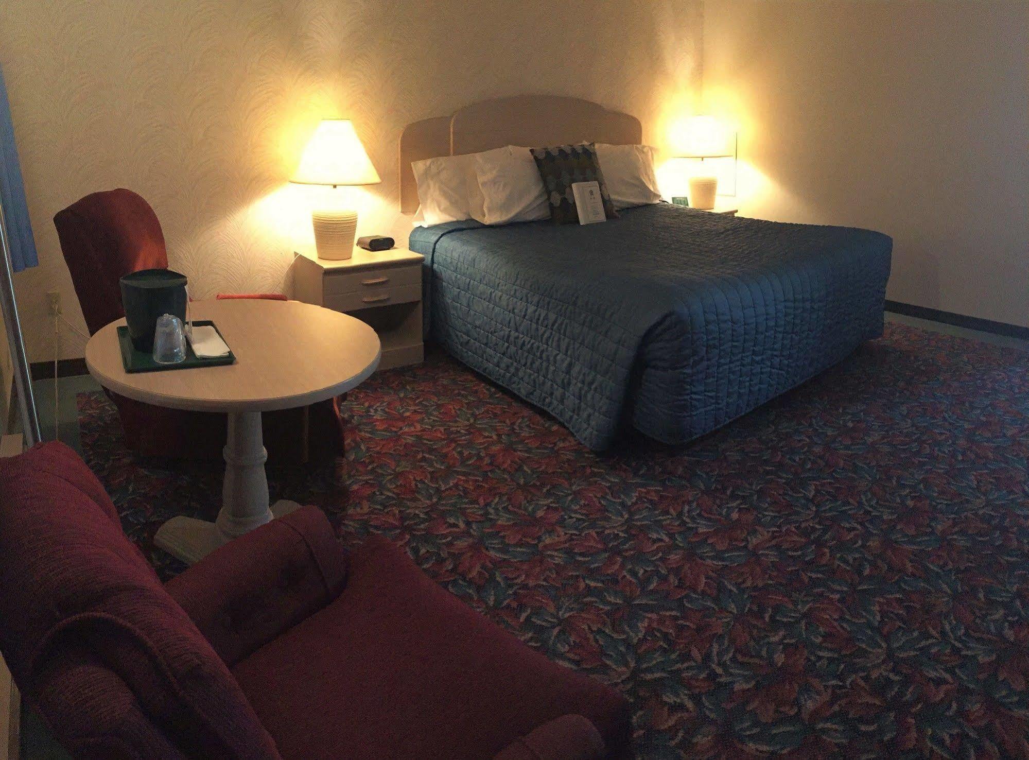 Cedar Motor Inn Marquette Eksteriør billede
