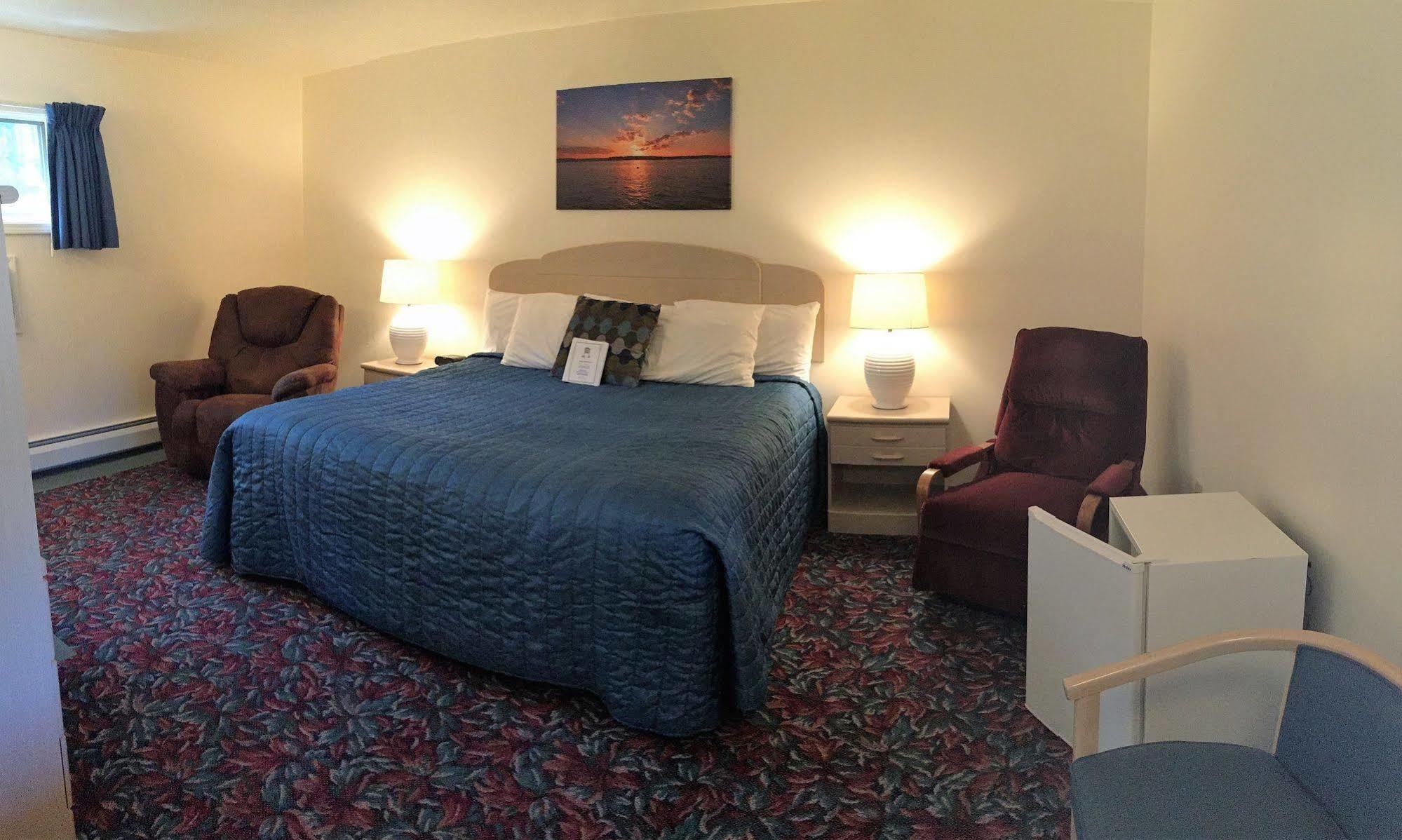 Cedar Motor Inn Marquette Eksteriør billede