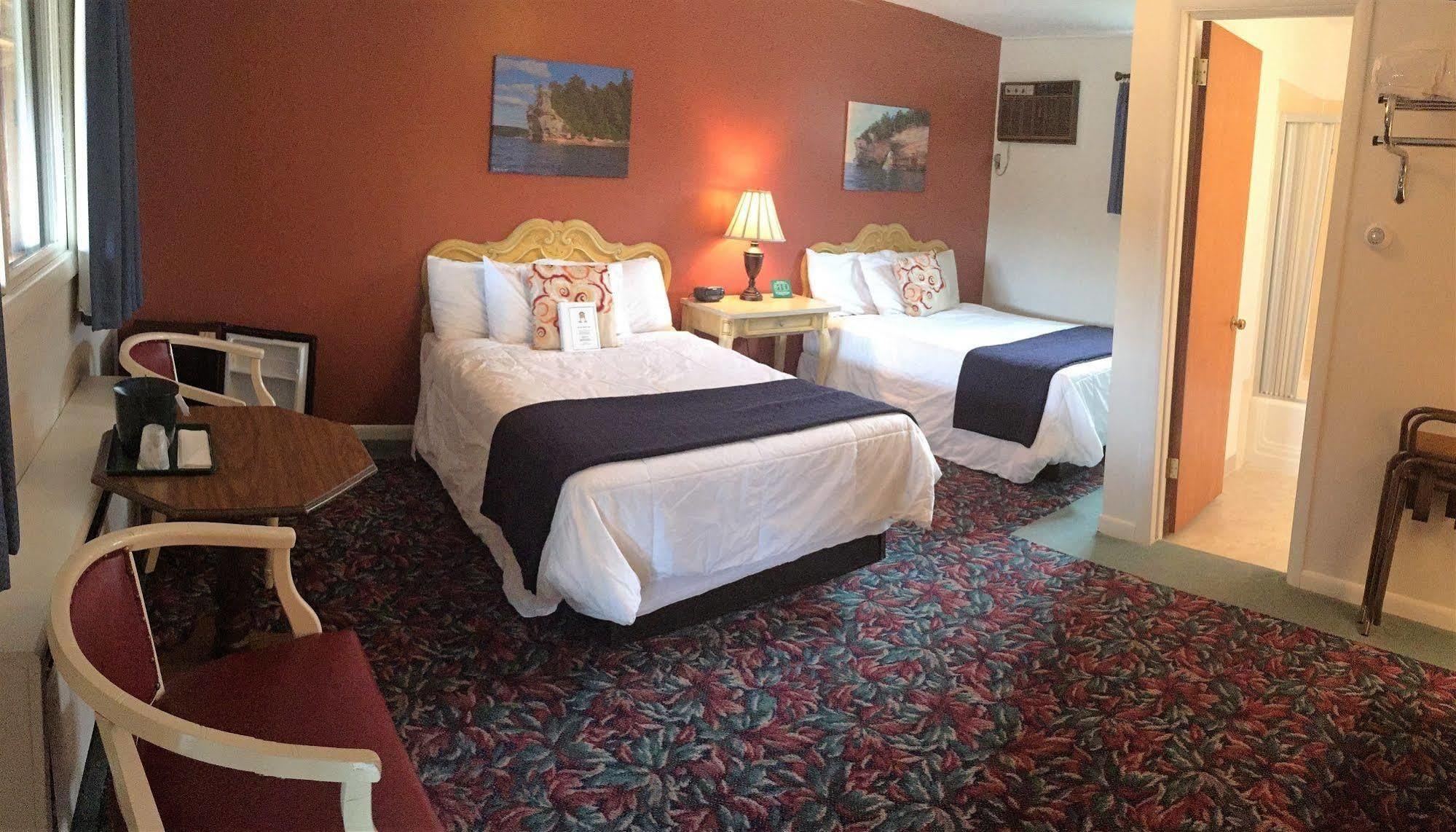 Cedar Motor Inn Marquette Eksteriør billede