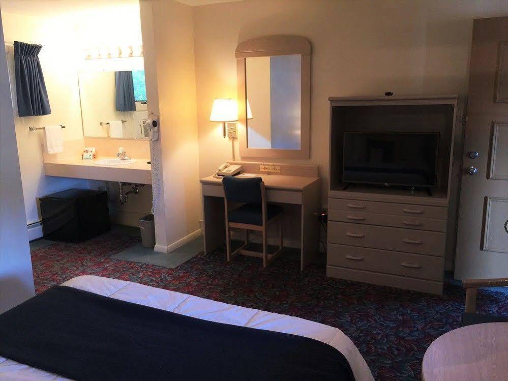 Cedar Motor Inn Marquette Eksteriør billede
