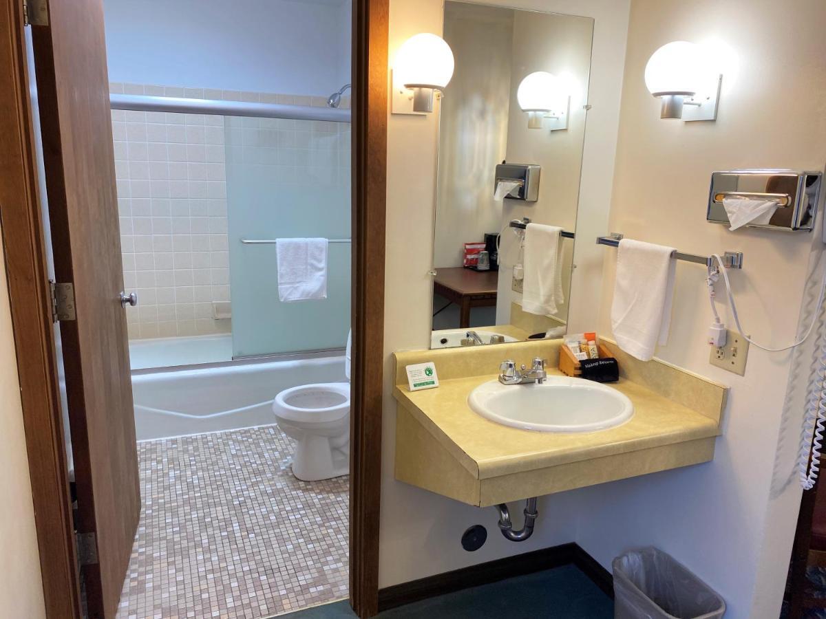 Cedar Motor Inn Marquette Eksteriør billede